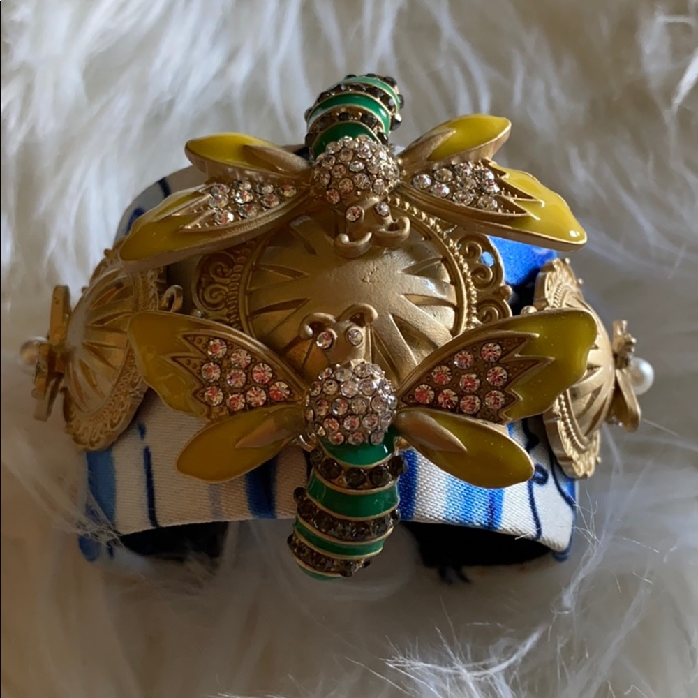 Bbbbbeeeeesssssss🐝 Cuff